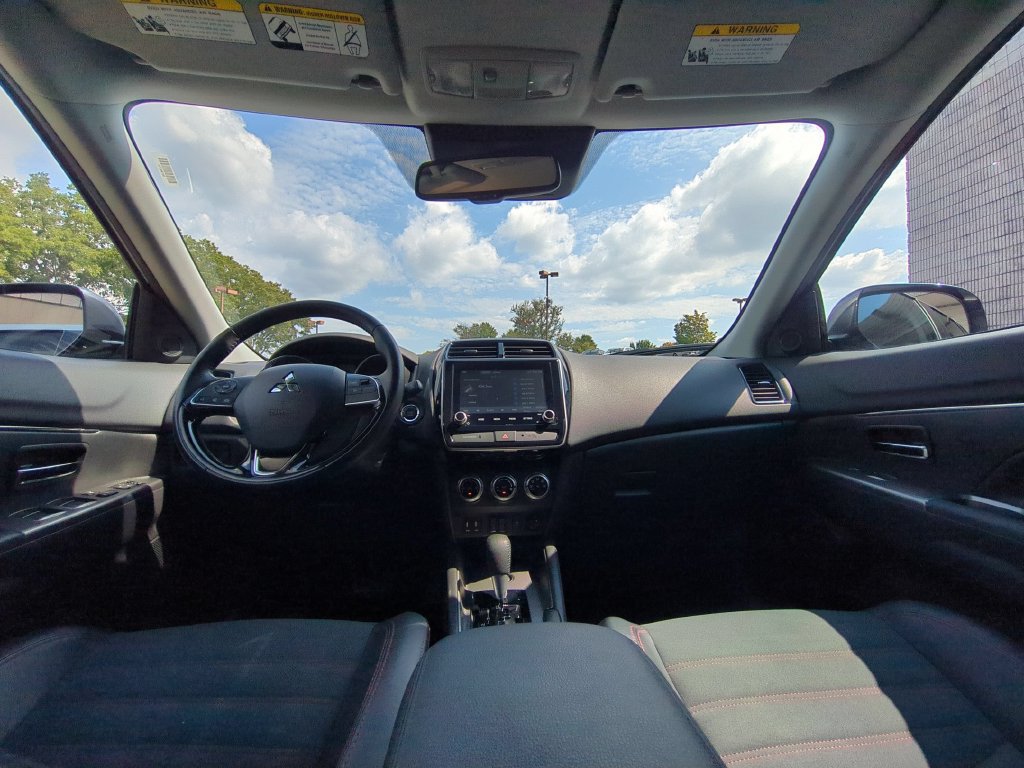 Used 2025 Mitsubishi Outlander Sport SE AWD/4WD image 25