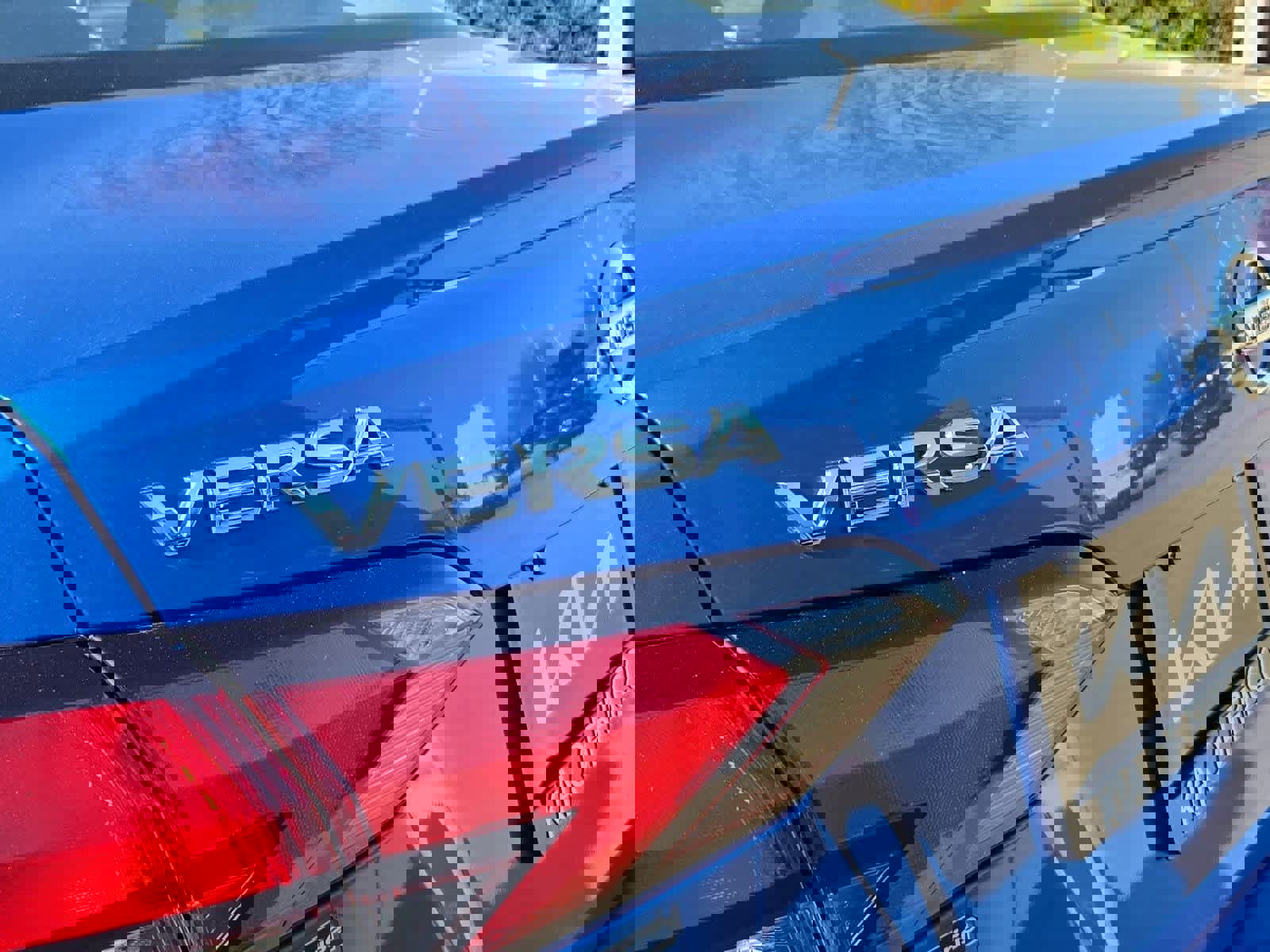 Used 2021 Nissan Versa SV image 10