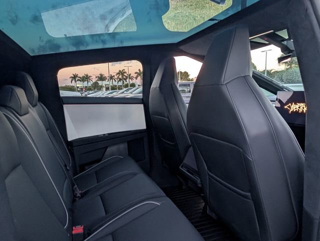 Used 2024 Tesla Cybertruck AWD Crew Cab image 15