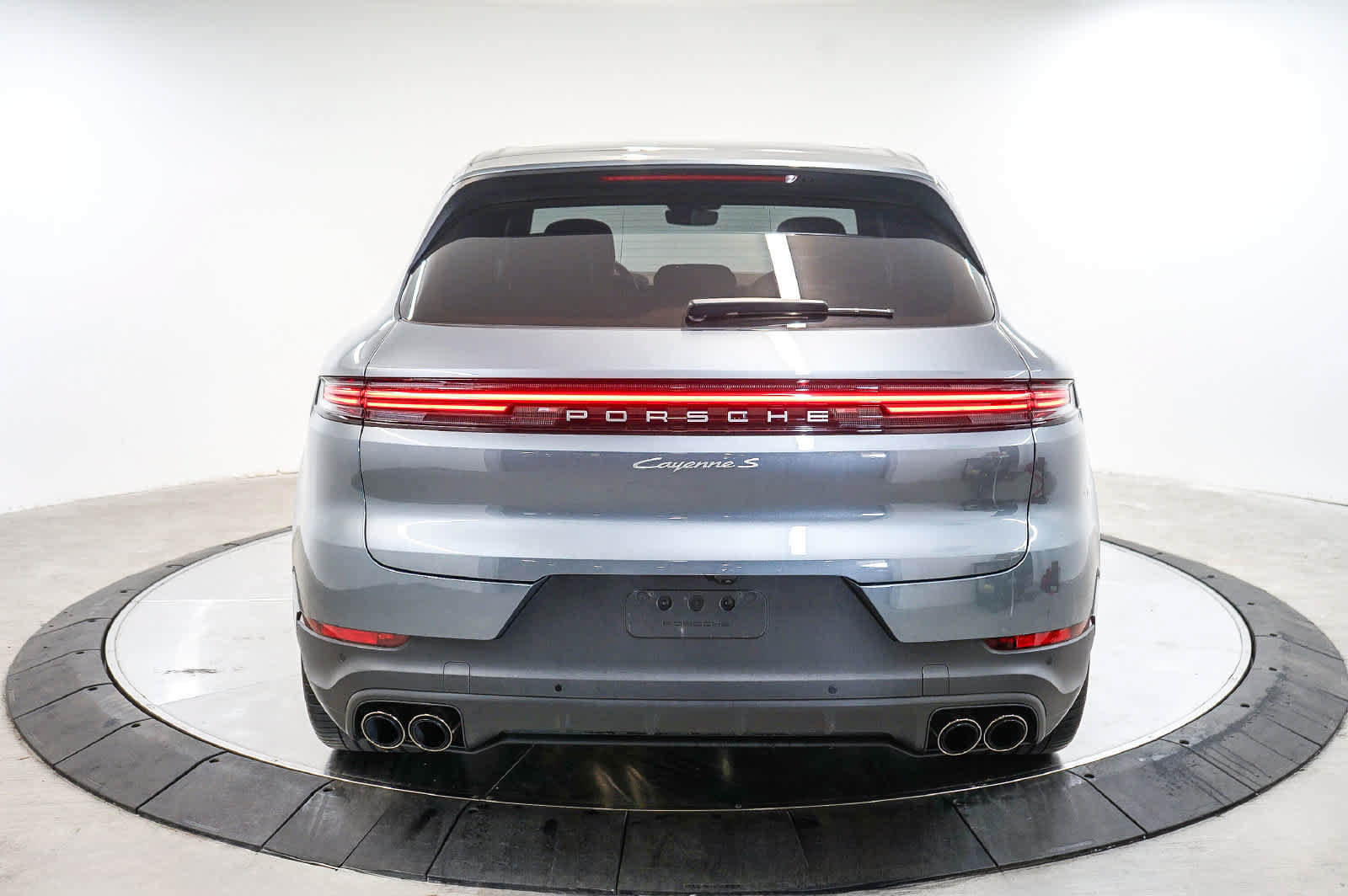 Certified 2026 Porsche Cayenne S AWD/4WD image 8