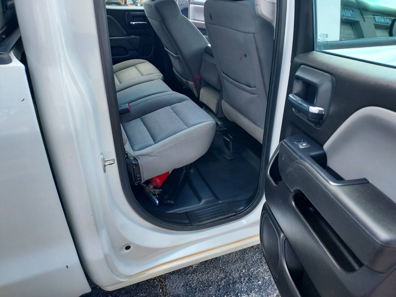 Used 2018 Chevrolet Silverado 1500 W/T AWD/4WD image 21