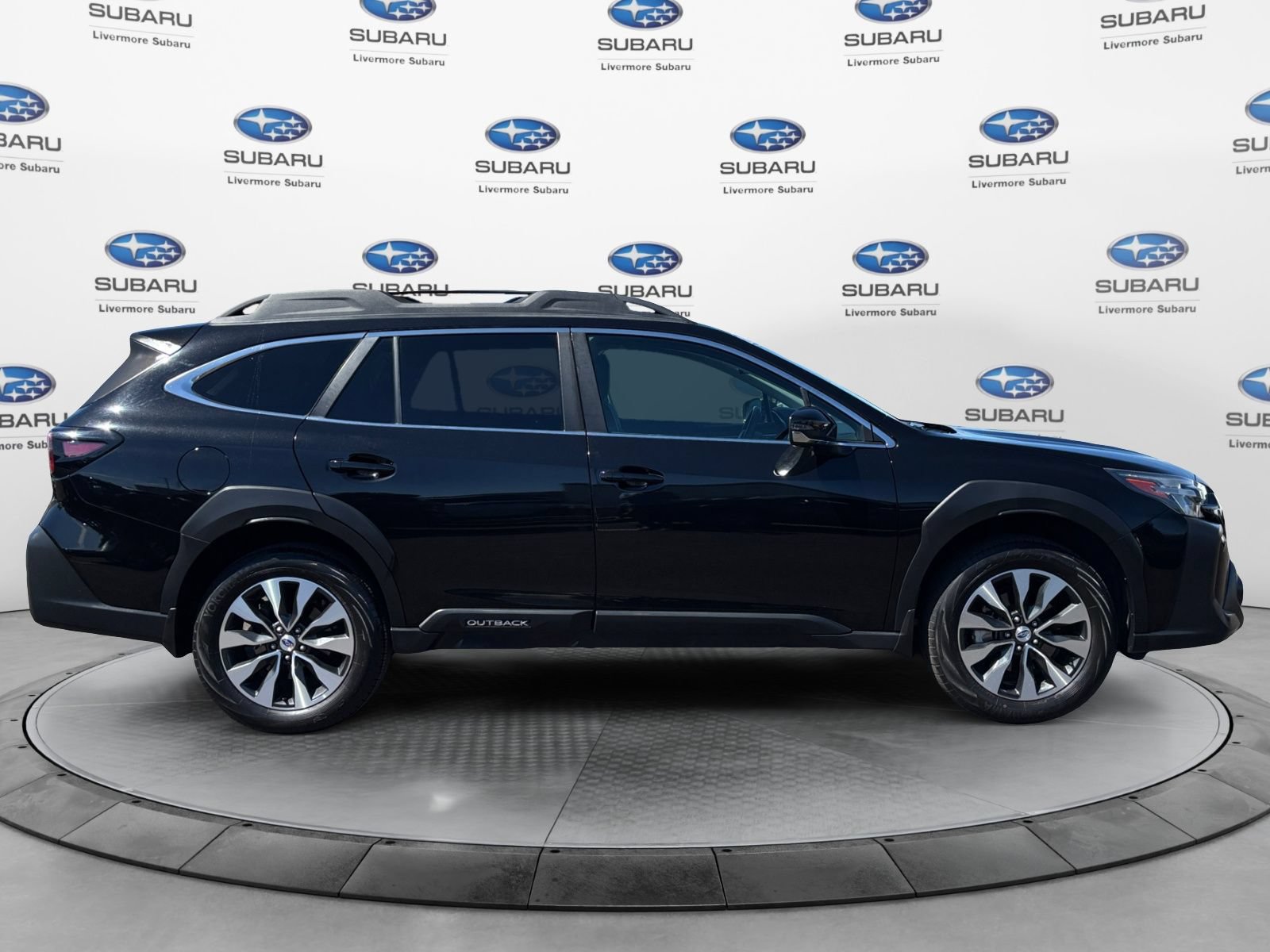 Used 2023 Subaru Outback Limited w/ Popular Package #2 AWD/4WD image 6