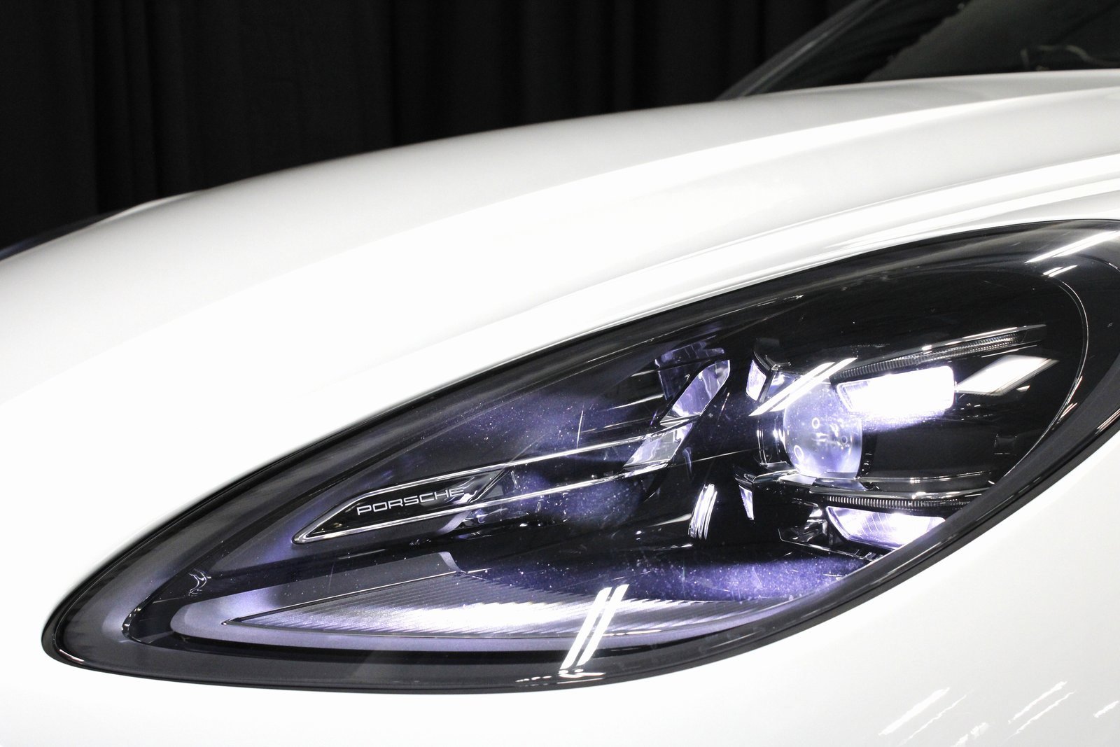 Certified 2025 Porsche Macan image 15