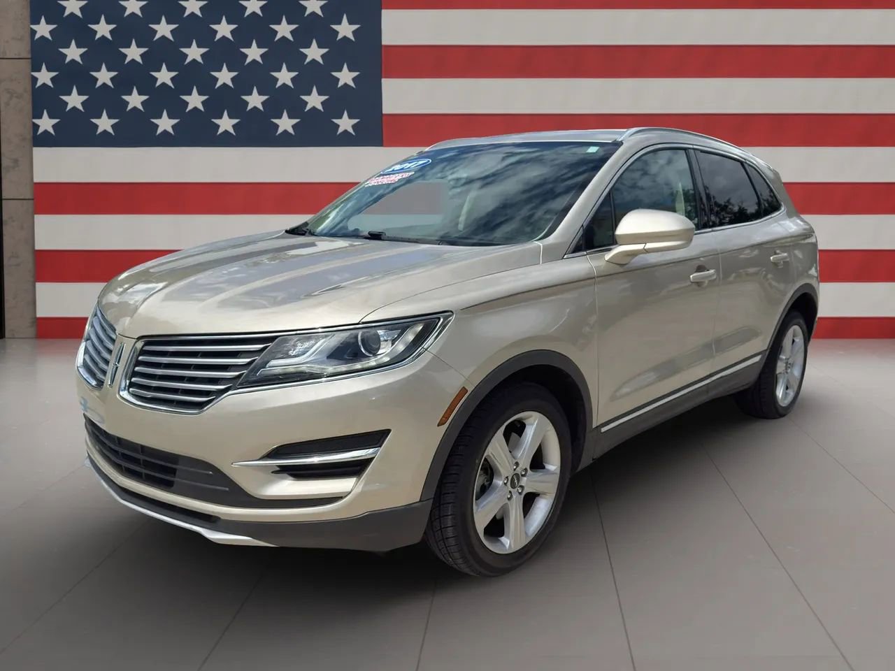 Used 2017 Lincoln MKC Premiere image 1