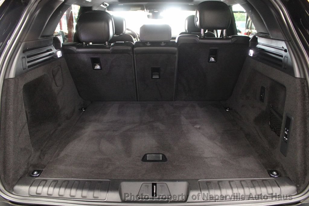 Used 2025 Land Rover Range Rover Sport SE AWD/4WD image 34