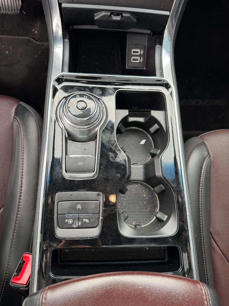 Used 2020 Ford Edge Titanium w/ Equipment Group 301A image 21