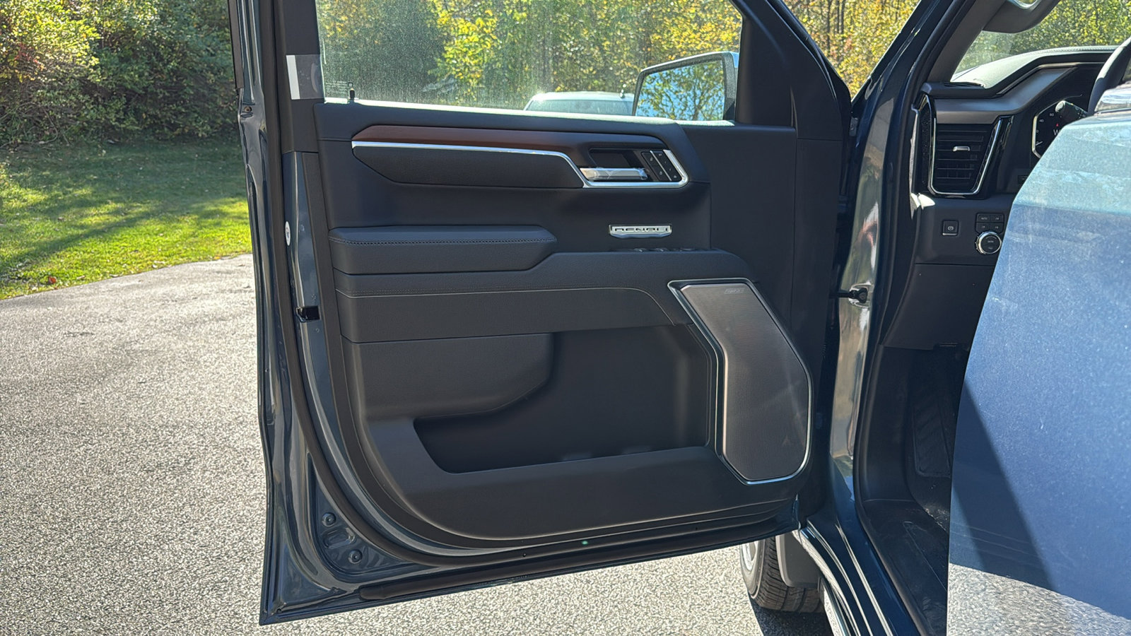 New 2026 GMC Sierra 1500 Denali w/ Denali Reserve Package image 7