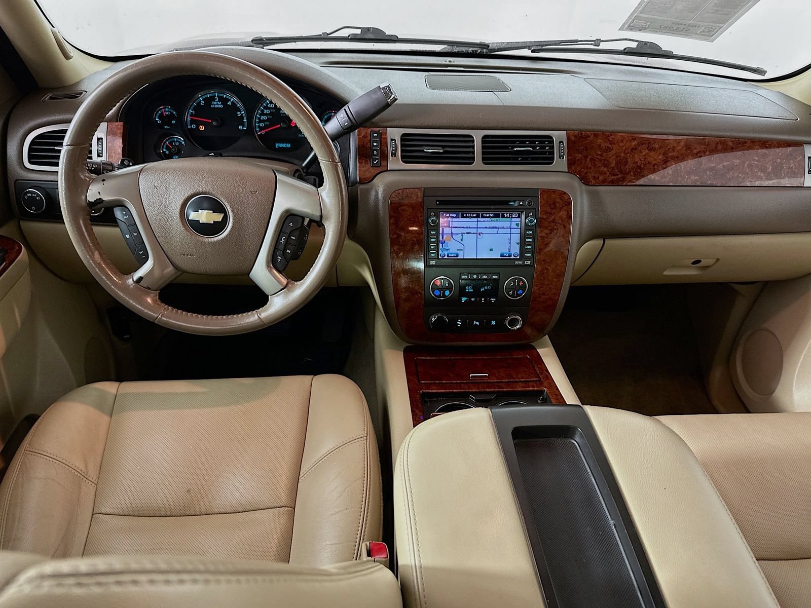 Used 2010 Chevrolet Suburban LTZ AWD/4WD image 24
