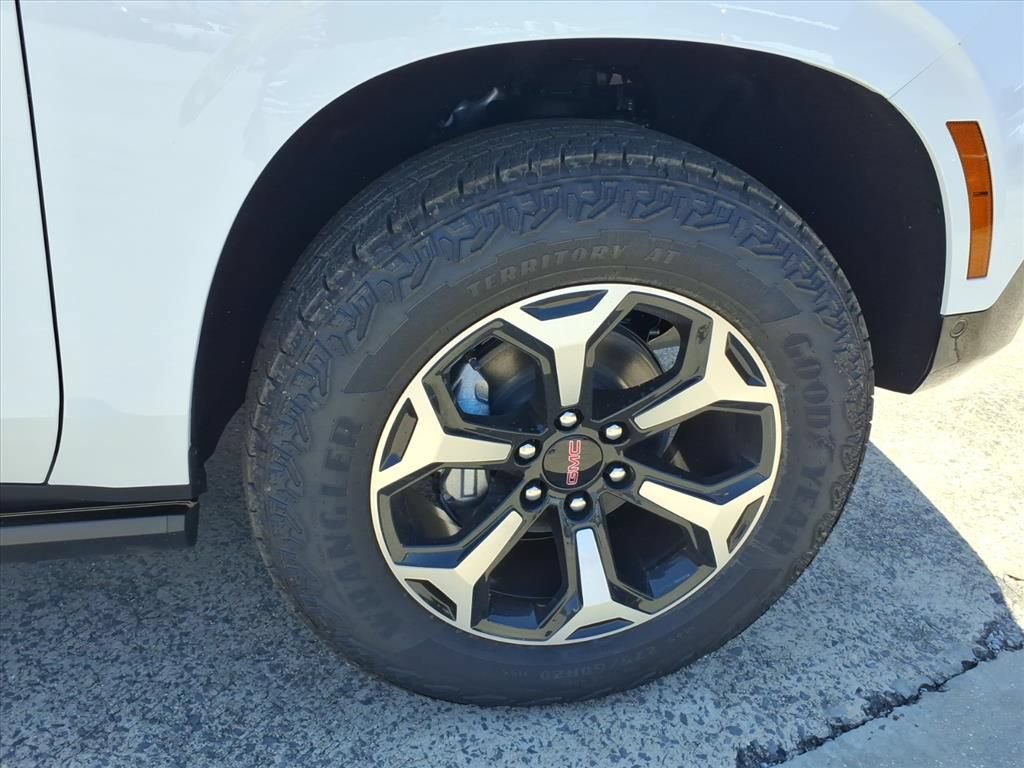 New 2026 GMC Yukon AT4 w/ AT4 Premium Plus Package AWD/4WD image 9