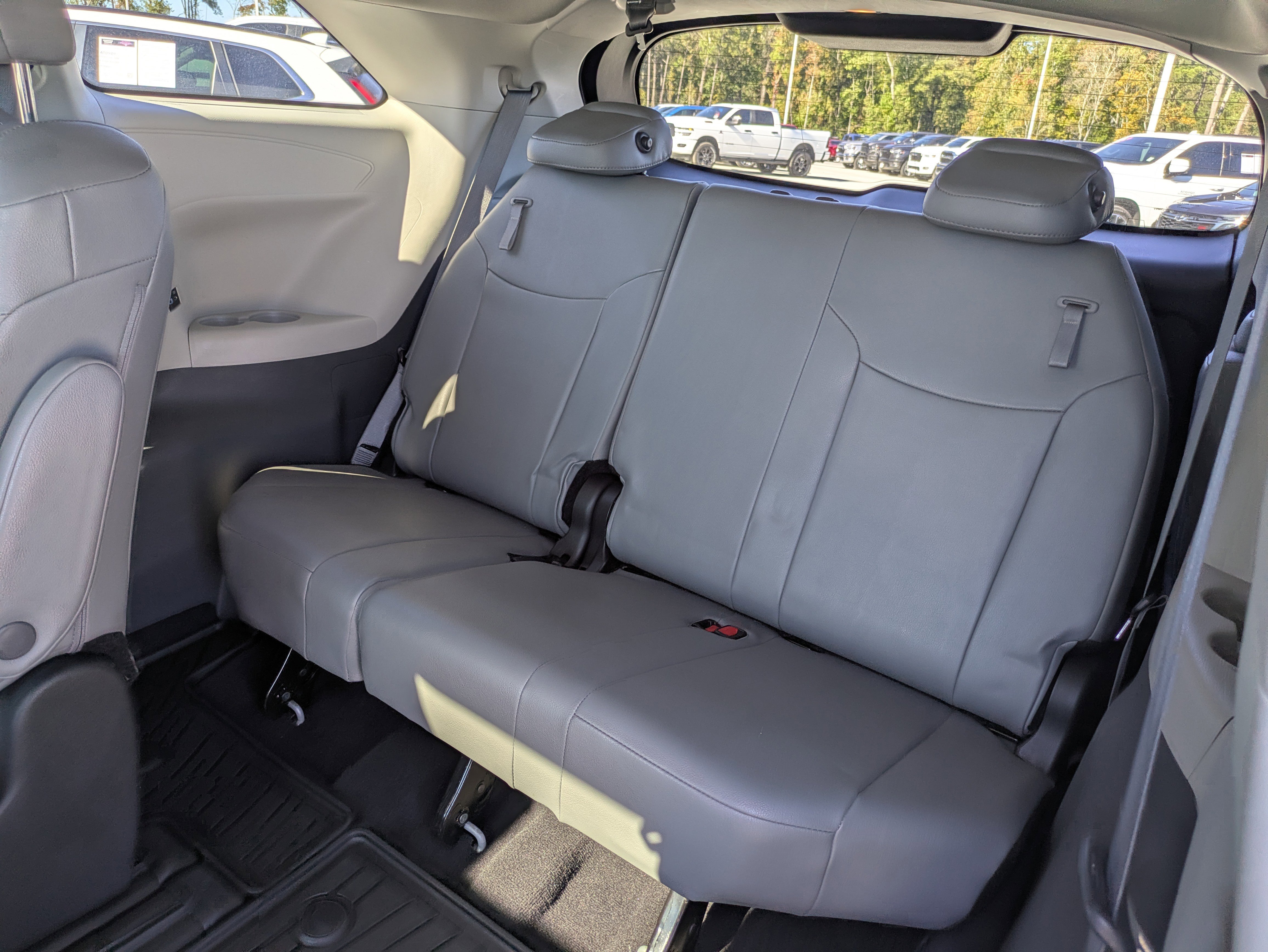 Certified 2023 Toyota Sienna XLE image 15