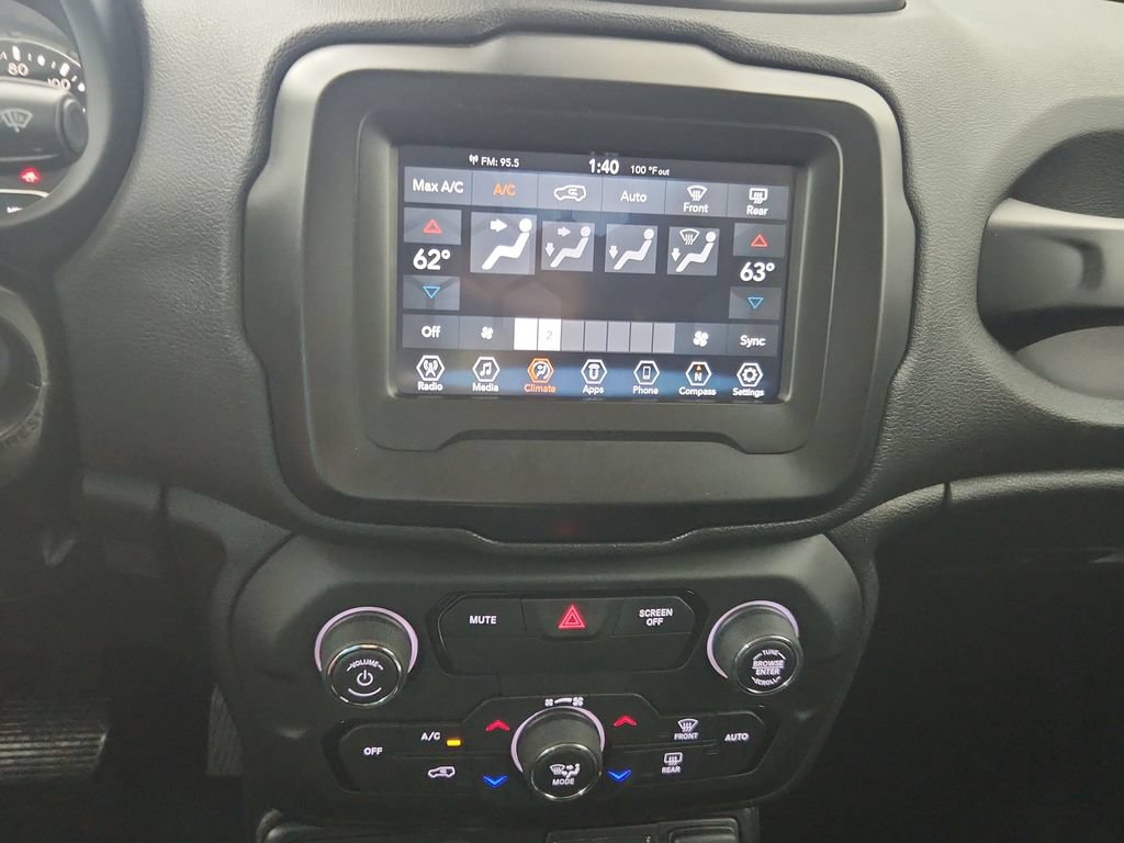 Used 2020 Jeep Renegade Latitude w/ Popular Equipment Group AWD/4WD image 28