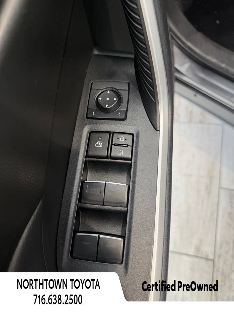 Used 2024 Toyota RAV4 XLE AWD/4WD image 24