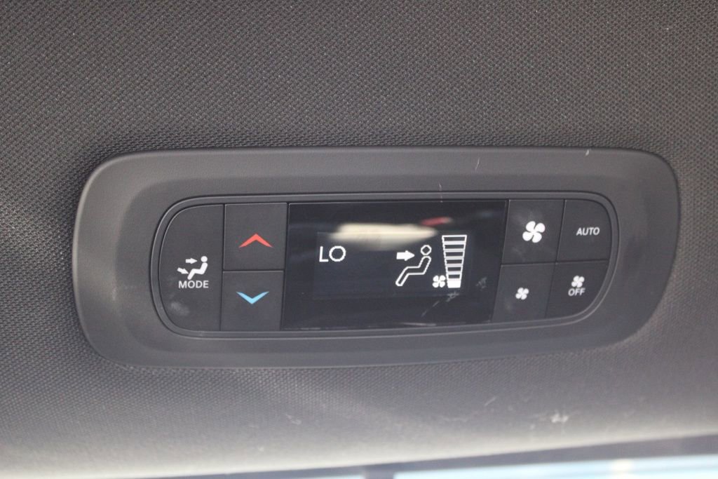 Used 2018 Chrysler Pacifica Touring-L w/ Premium Audio Group image 31