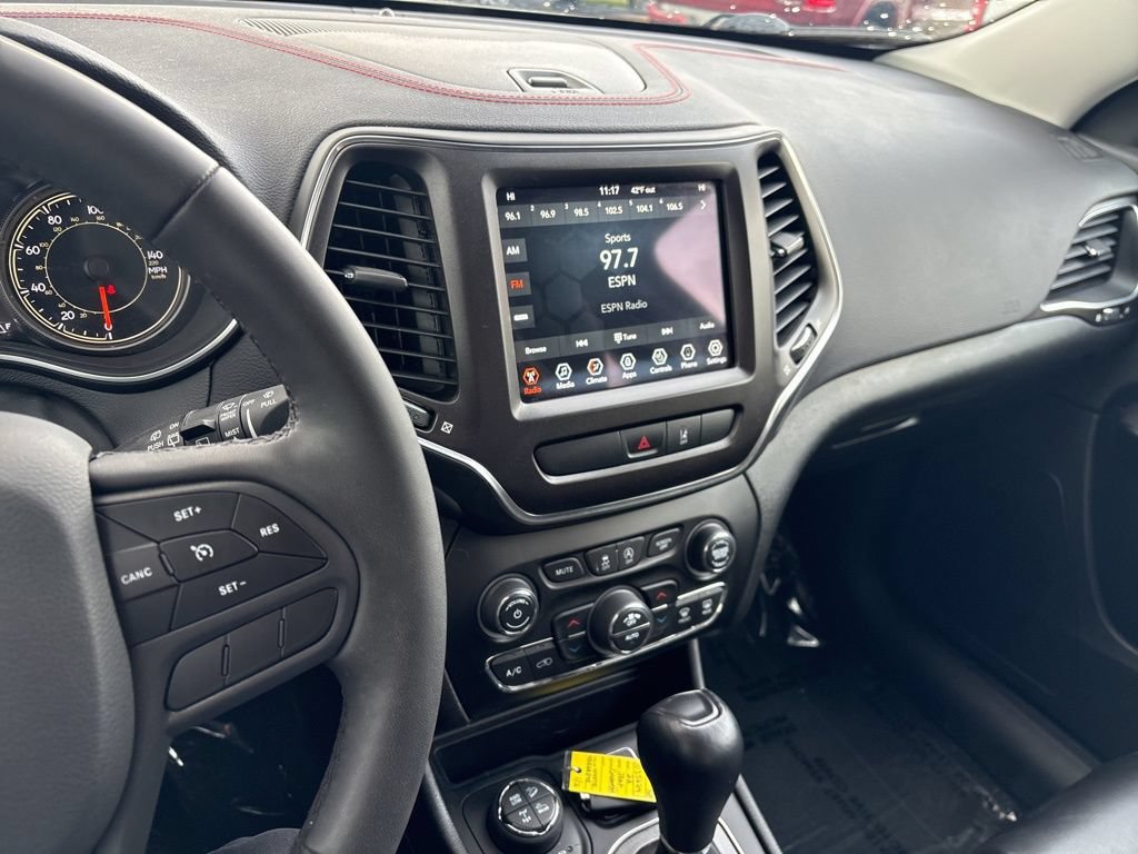 Used 2022 Jeep Cherokee Trailhawk w/ Comfort/Convenience Group AWD/4WD image 23