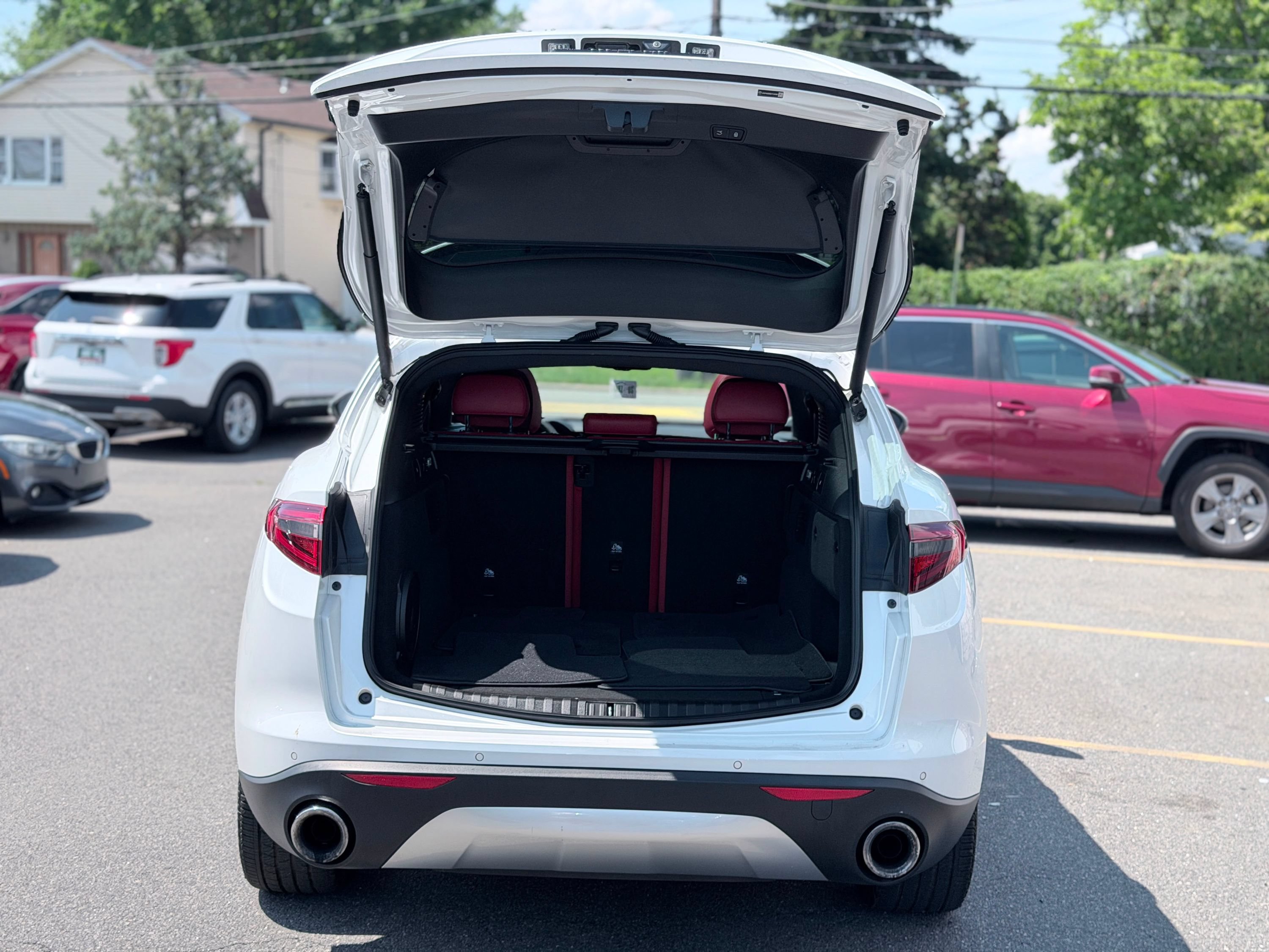 Used 2019 Alfa Romeo Stelvio Ti Sport w/ Quick Order Package 22S Sport AWD/4WD image 9