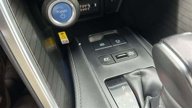 Used 2022 Toyota Venza Limited w/ Advanced Technology Package image 18