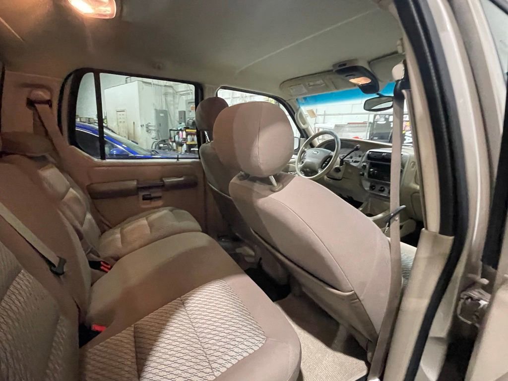 Used 2004 Ford Explorer Sport Trac XLT AWD/4WD image 35