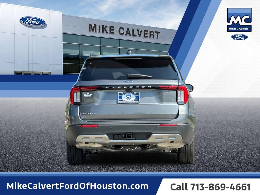 Used 2026 Ford Explorer Active w/ Active Comfort Package RWD image 4