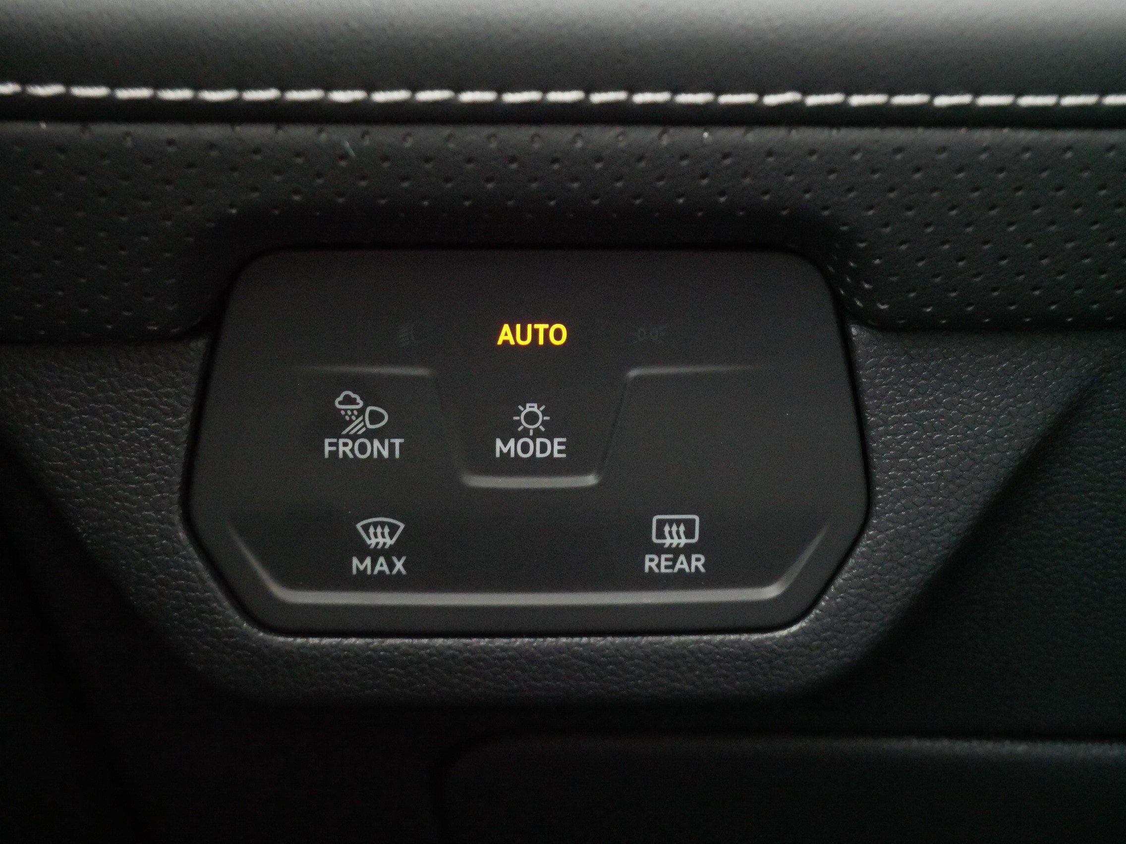 Certified 2025 Volkswagen Atlas SEL Premium R-Line image 27