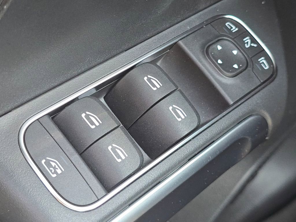 Certified 2026 Mercedes-Benz GLB 35 AMG 4MATIC image 27