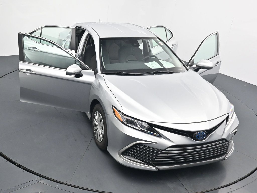 Used 2022 Toyota Camry LE FWD image 25