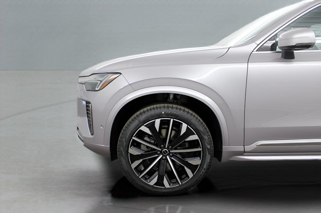 New 2026 Volvo XC90 B6 Plus w/ Protection Package Premier AWD/4WD image 32