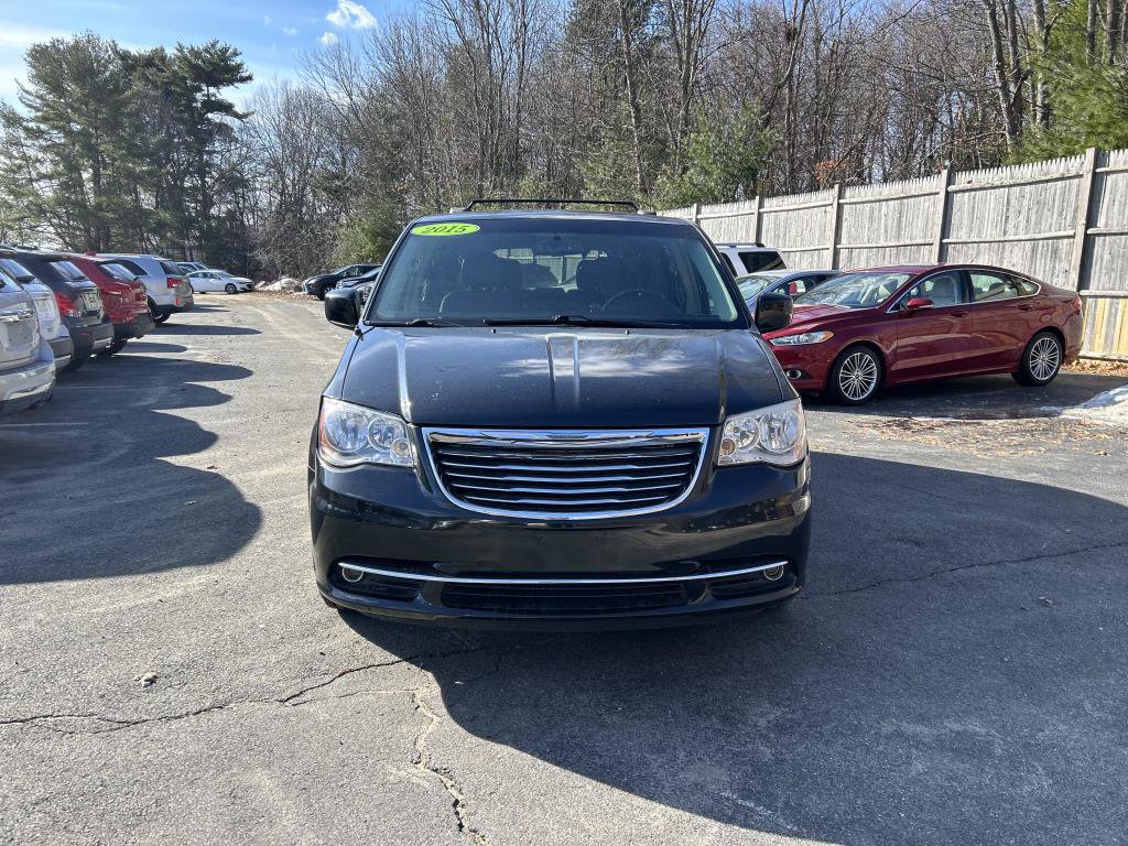 Used 2015 Chrysler Town & Country Touring FWD image 8