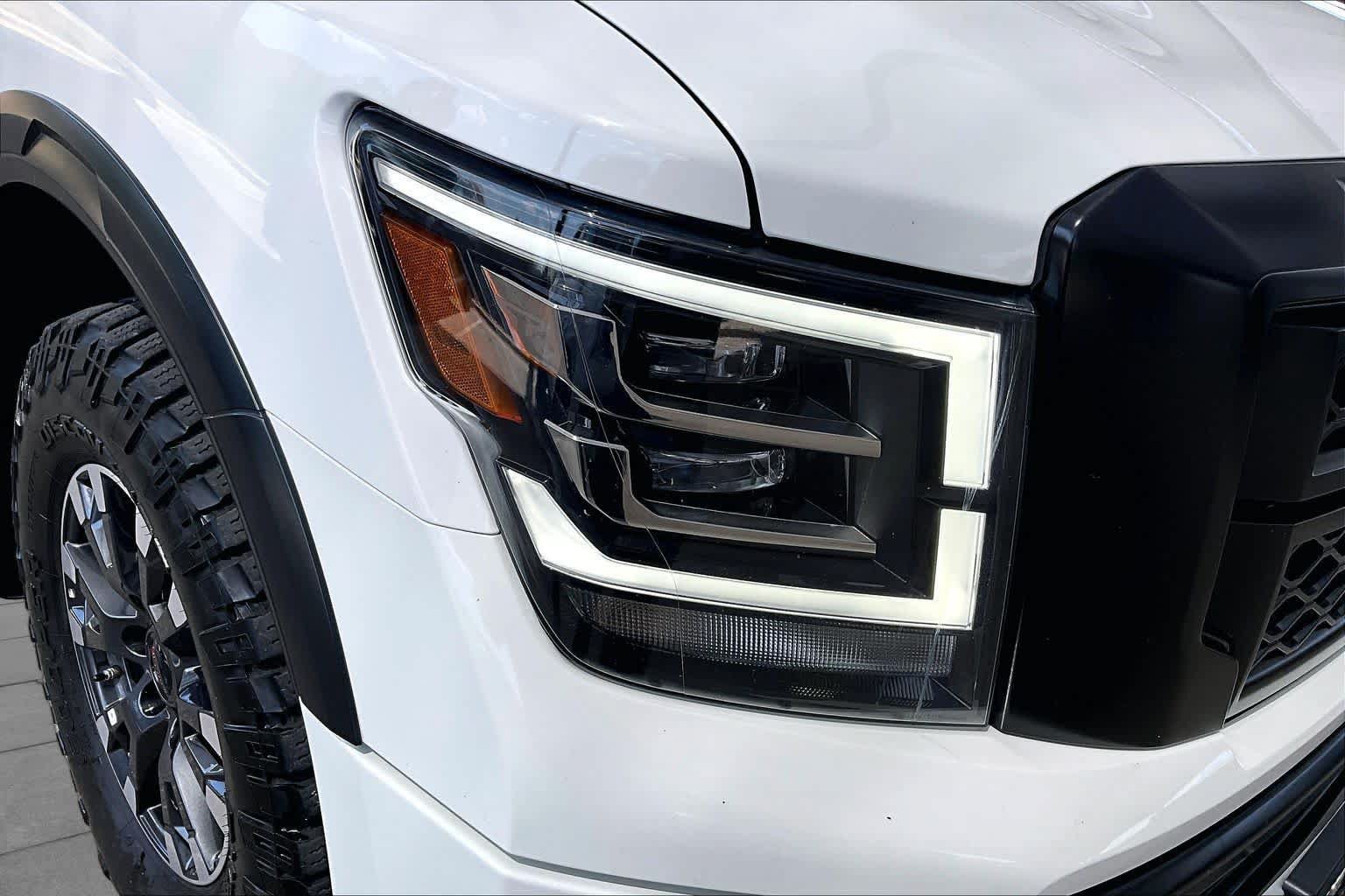 Used 2021 Nissan Titan PRO-4X w/ Pro-4x Convenience Package AWD/4WD image 27