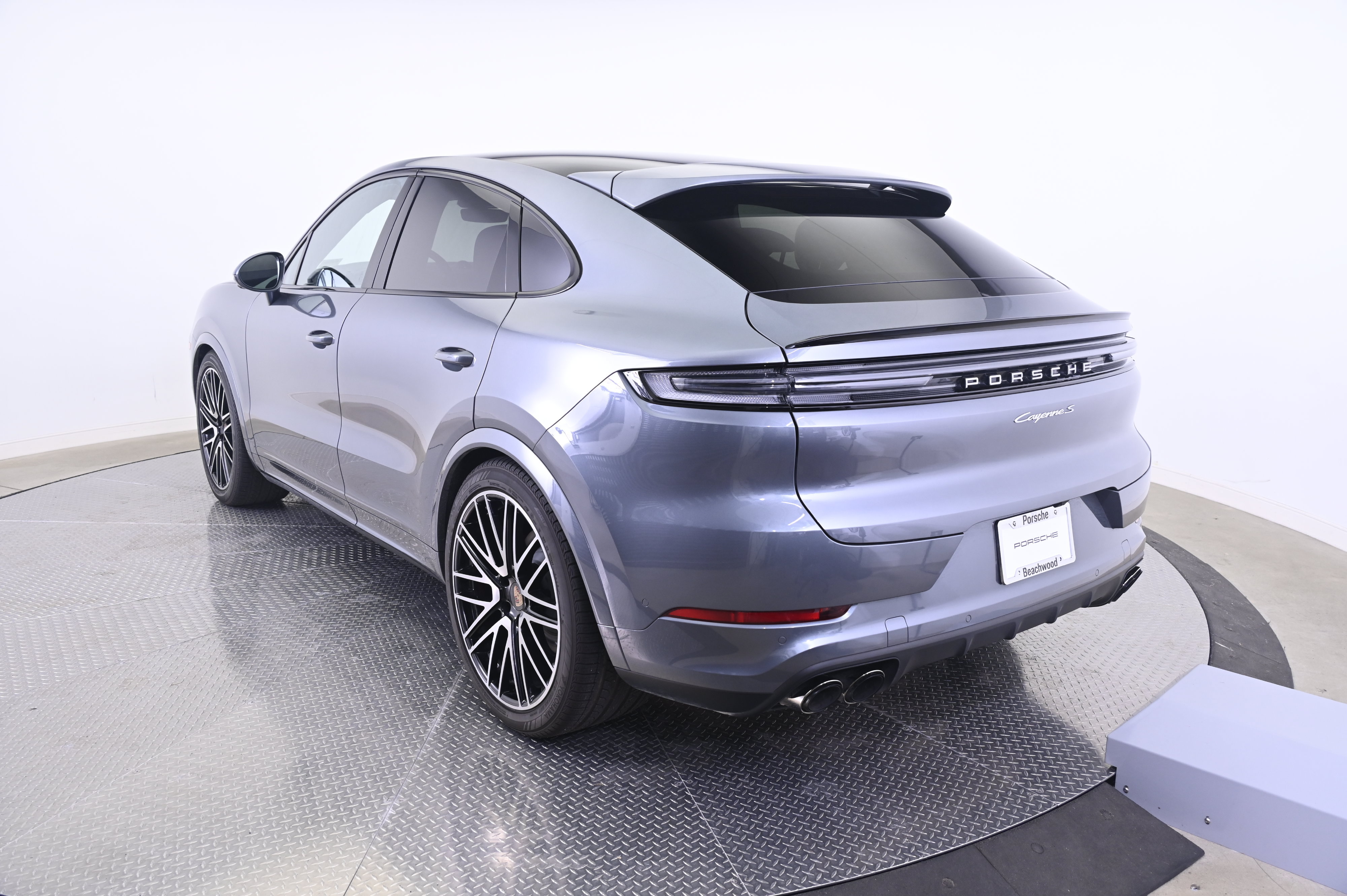 Certified 2026 Porsche Cayenne S AWD/4WD image 3