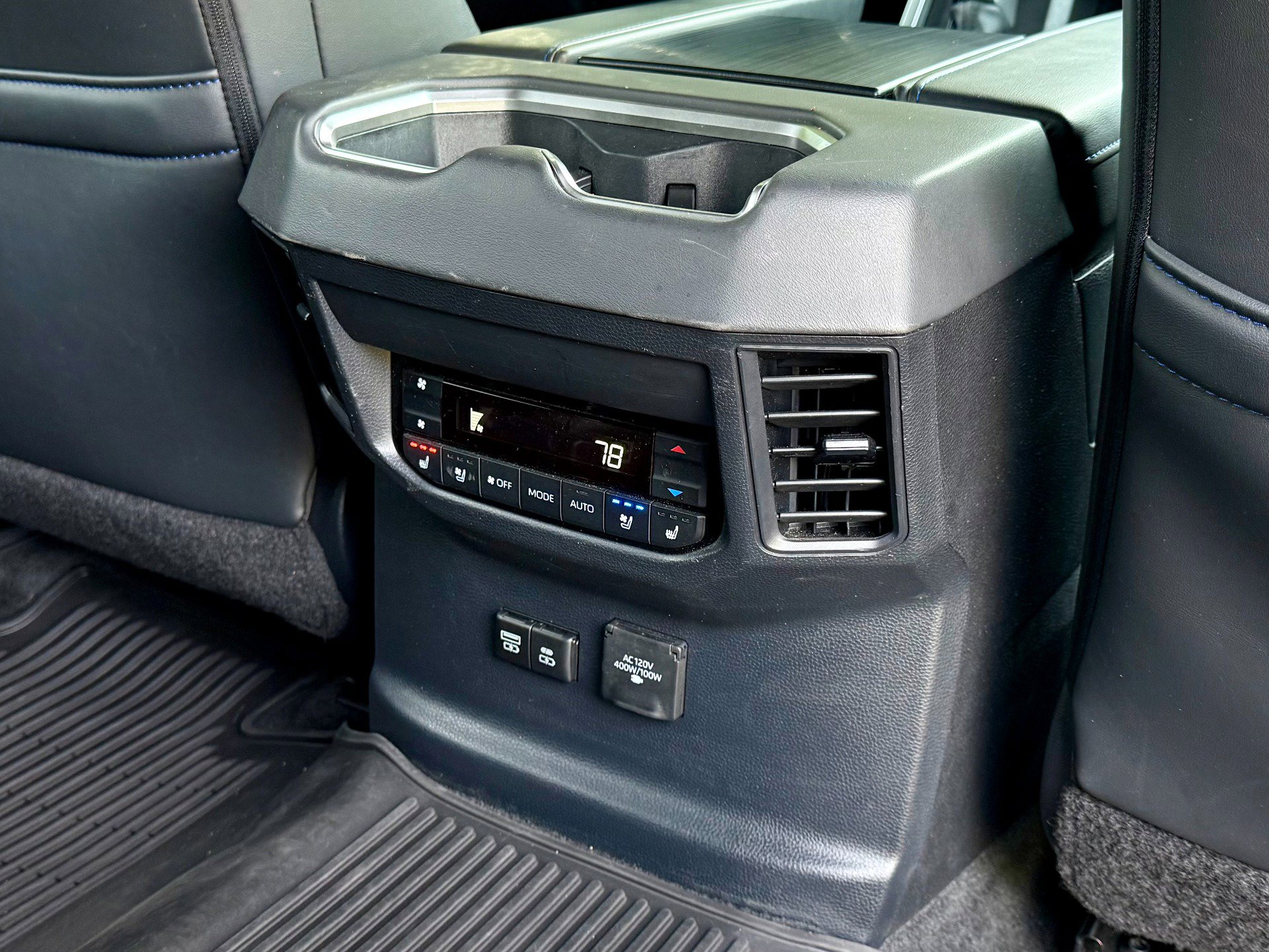 Used 2023 Toyota Sequoia Platinum image 17
