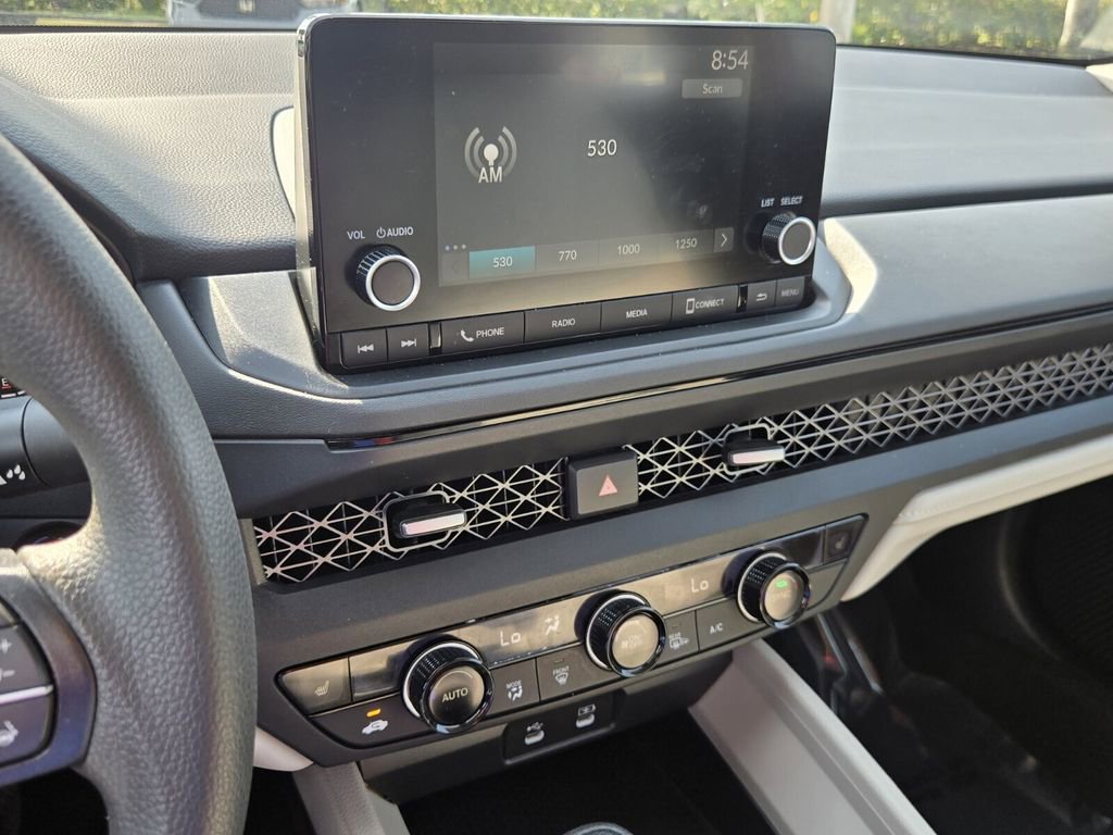 Used 2024 Honda Accord EX image 19