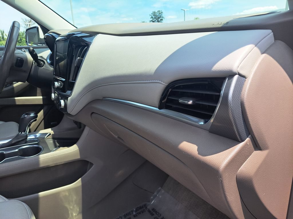 Used 2019 Chevrolet Traverse Premier w/ Driver Confidence II Package FWD image 39