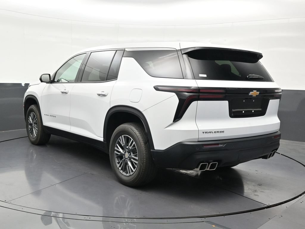Used 2024 Chevrolet Traverse LS FWD image 3