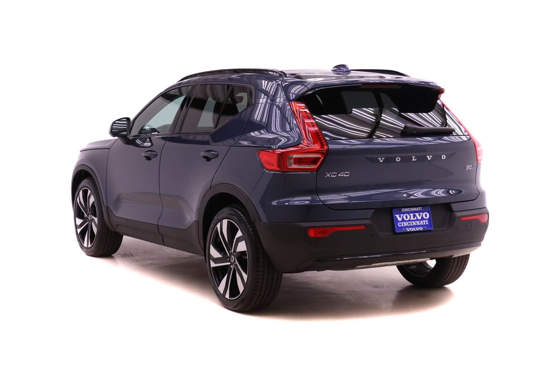 New 2026 Volvo XC40 B5 Ultra w/ Protection Package Premier AWD/4WD image 5