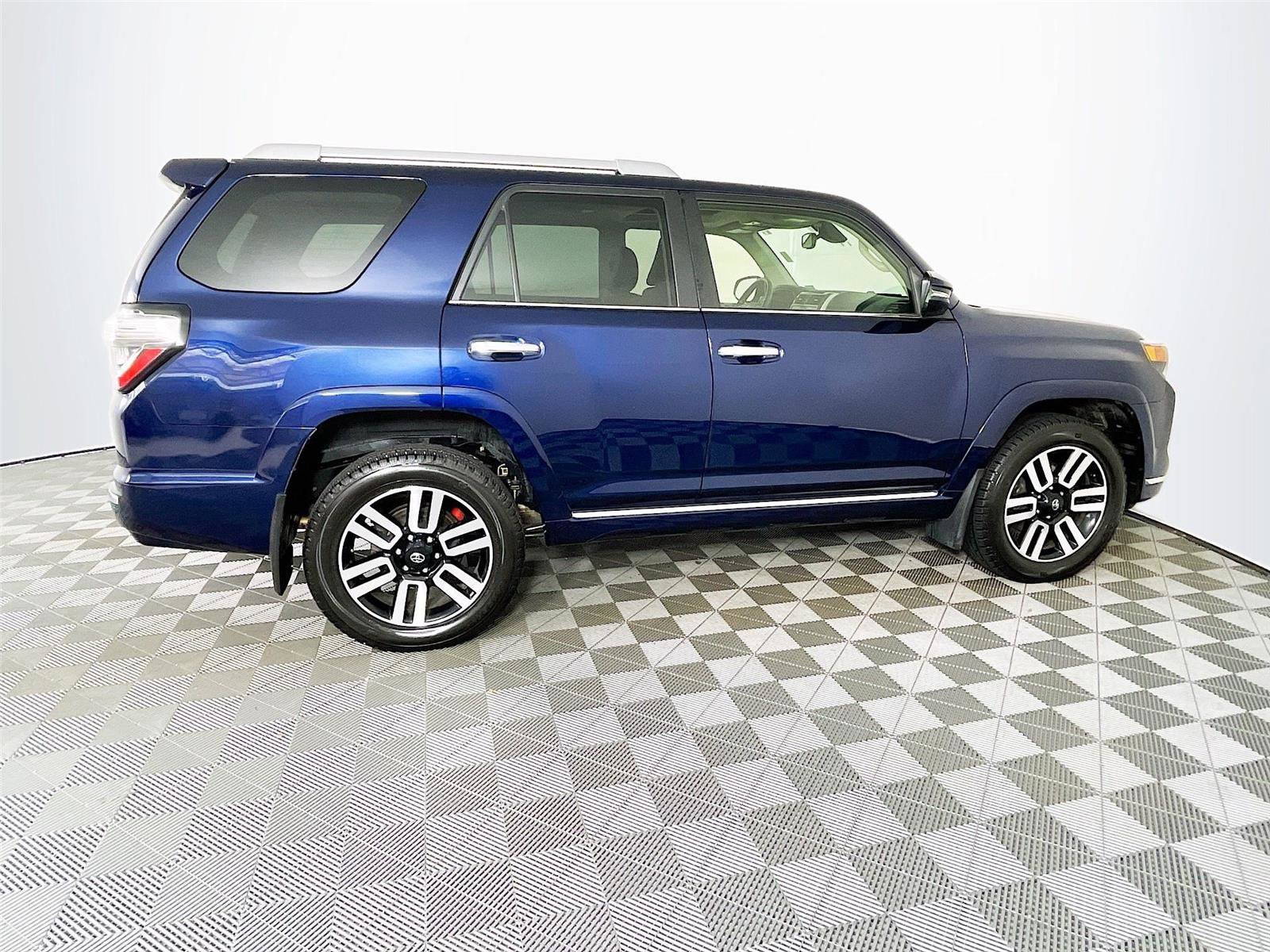 Used 2022 Toyota 4Runner Limited image 10
