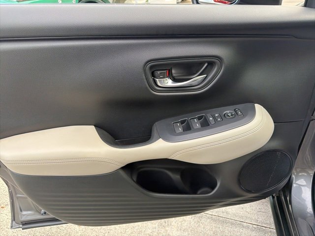 Used 2023 Honda HR-V LX image 11