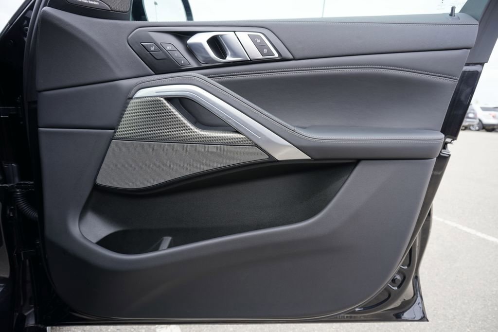 Used 2023 BMW X6 xDrive40i w/ Executive Package image 21