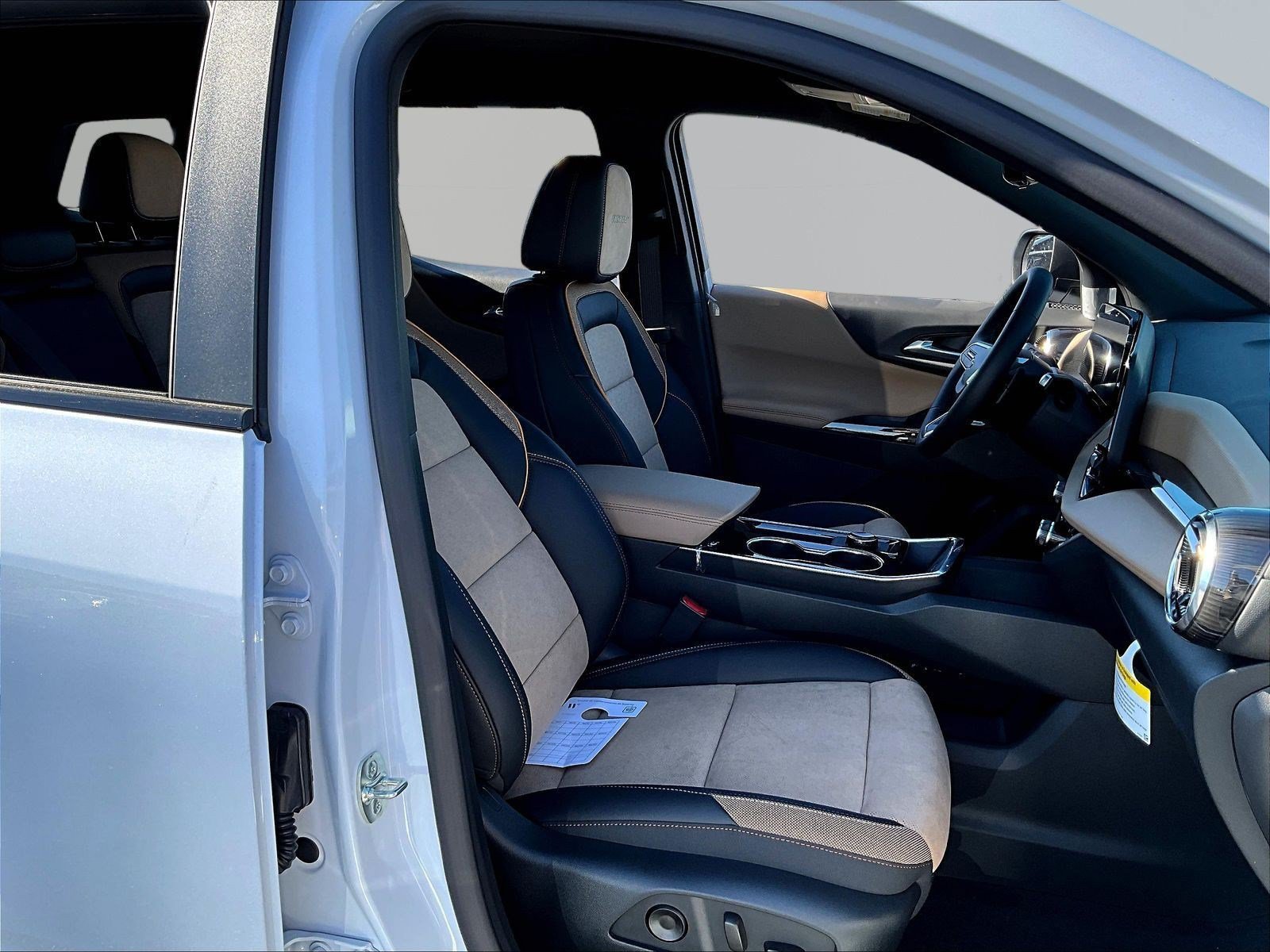 New 2027 Chevrolet Equinox ACTIV w/ Safety and Technology Package AWD/4WD image 19