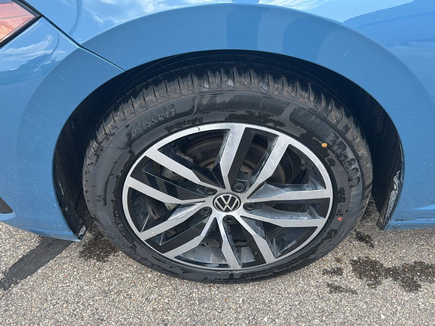 Used 2025 Volkswagen Jetta SE FWD image 9