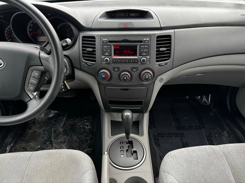 Used 2010 Kia Optima LX image 2