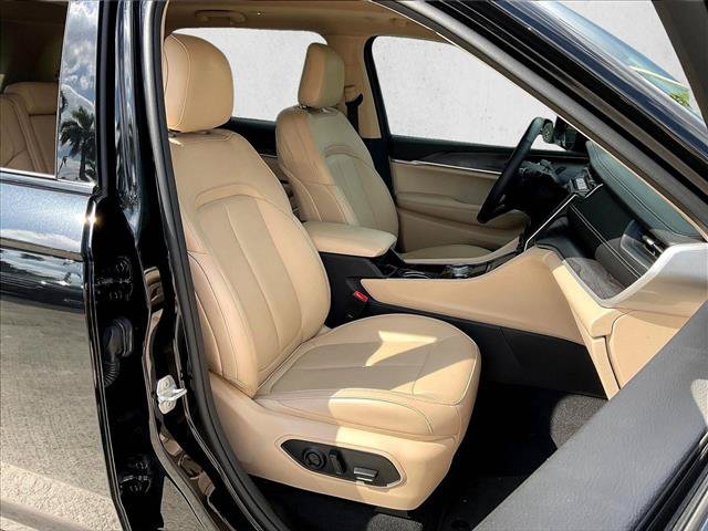 Used 2022 Jeep Grand Cherokee Limited AWD/4WD image 9