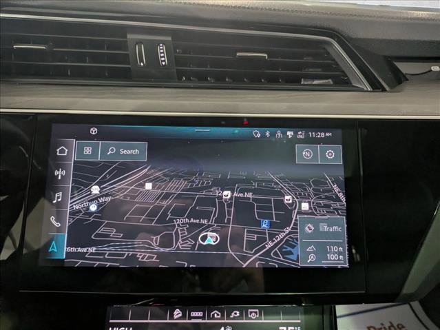 Used 2024 Audi Q8 e-tron Premium Plus w/ Premium Plus Package image 20