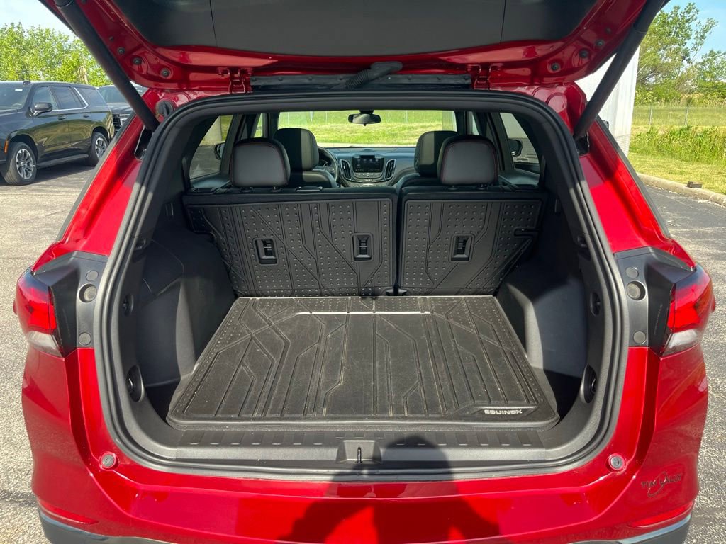 Used 2023 Chevrolet Equinox RS w/ RS Leather Package AWD/4WD image 31
