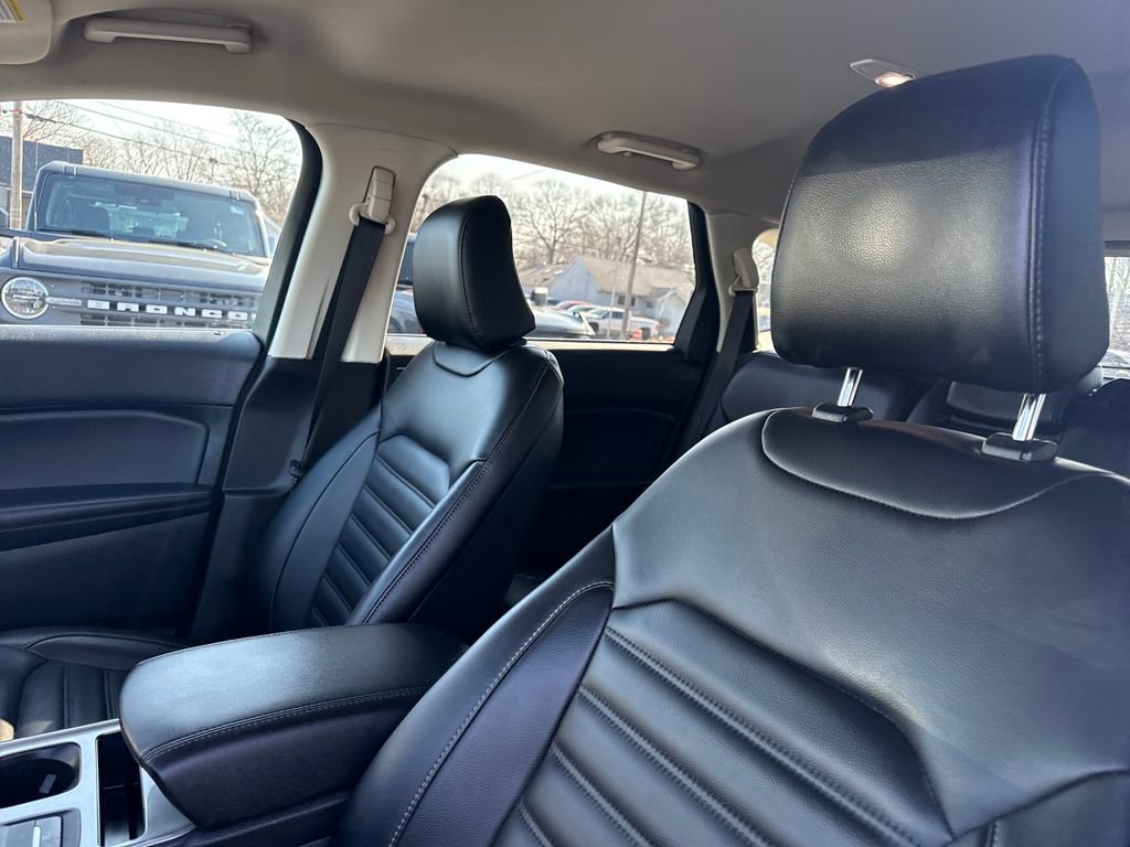 Used 2024 Ford Edge SEL w/ Convenience Package image 24