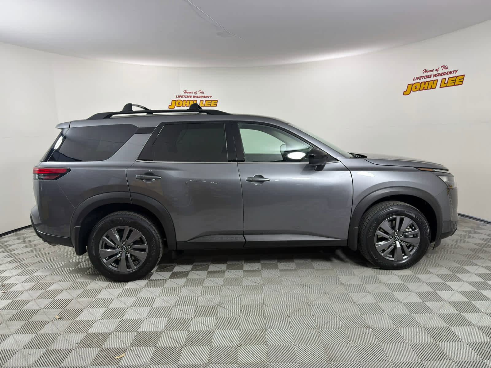 New 2026 Nissan Pathfinder SV image 7