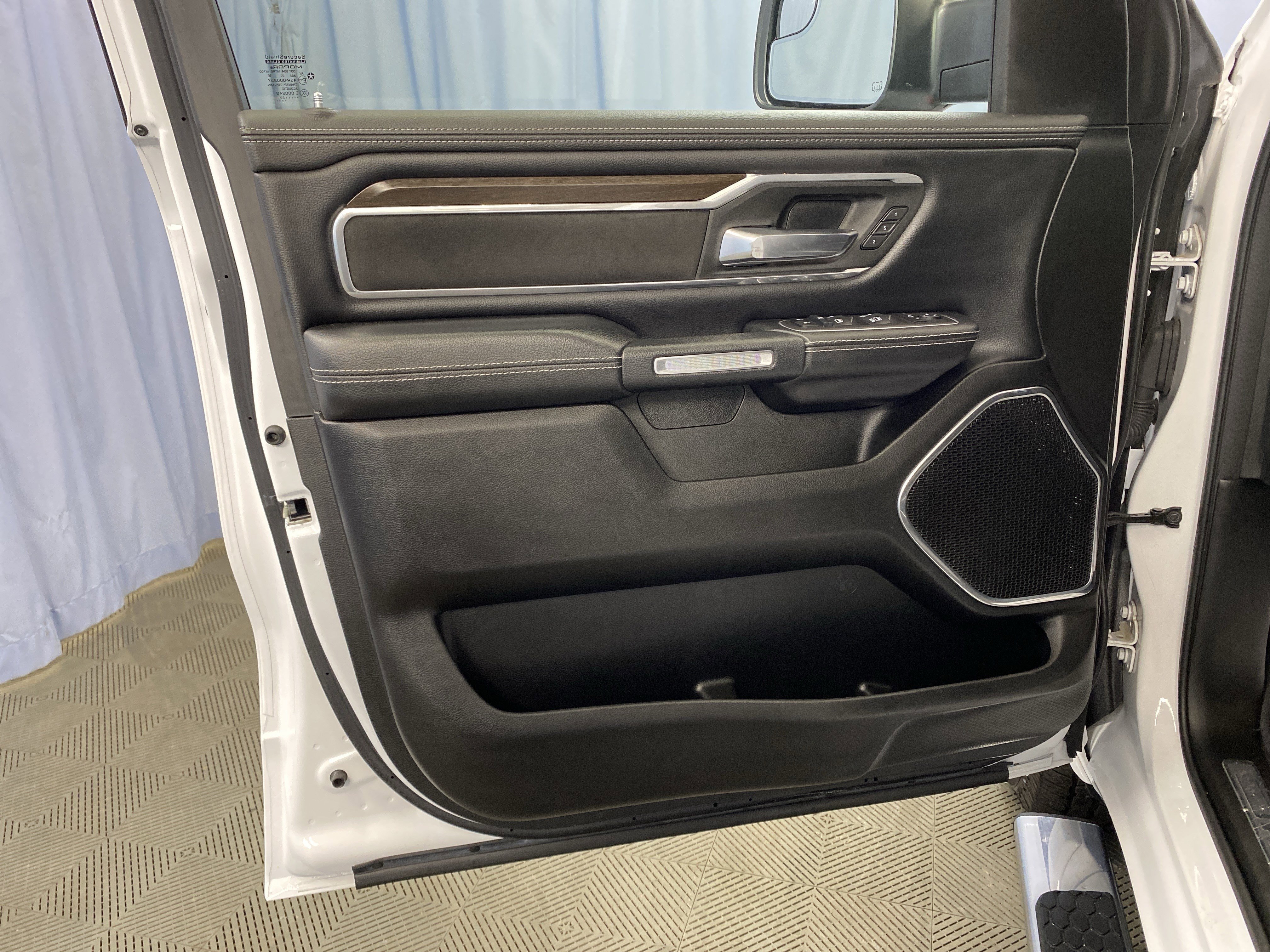 Used 2022 RAM 1500 Laramie image 12