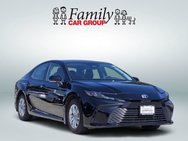 Used 2025 Toyota Camry LE w/ Convenience Package FWD image 2