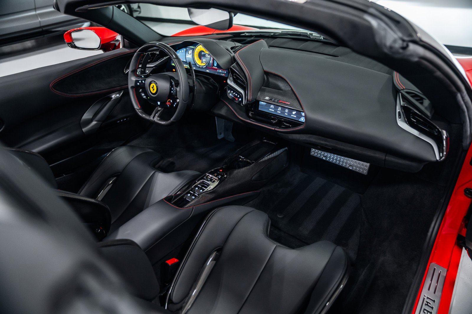 Used 2024 Ferrari SF90 Spider image 15