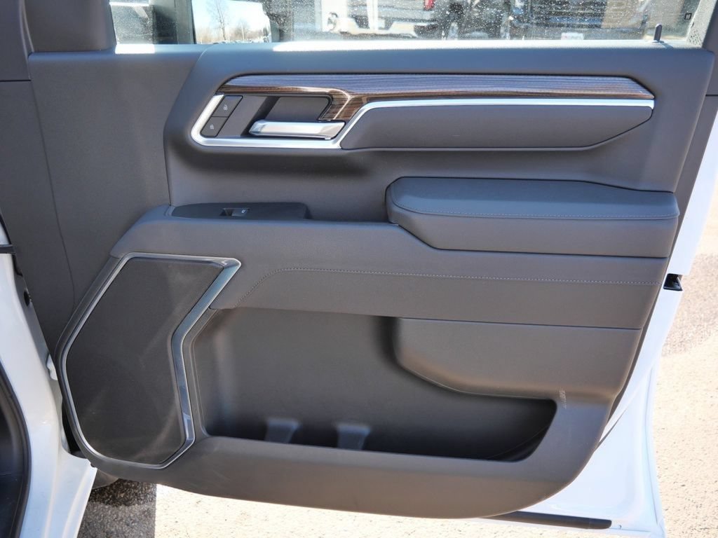 Used 2025 Chevrolet Silverado 2500 LT w/ Convenience Package AWD/4WD image 18
