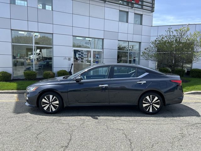 Certified 2021 Nissan Altima 2.5 SV w/ SV Premium Package FWD image 5